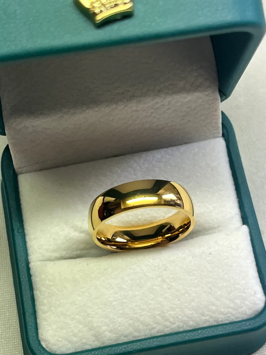 Stunning 18k GP band Ring thumbnail