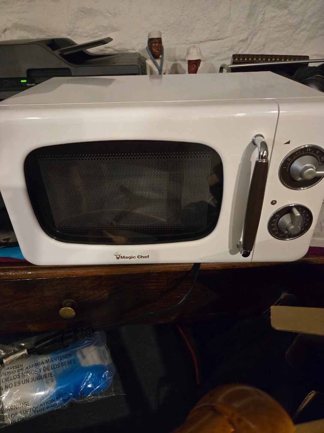 Magic Chef Retro Microwave - White