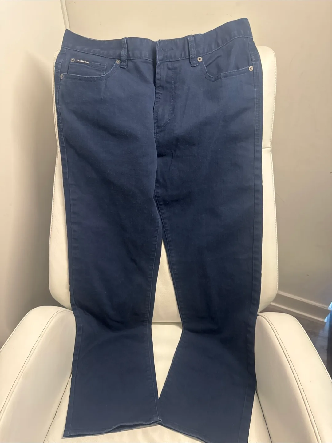 Calvin Klein Jeans 98 % Cotton image indicator(5)