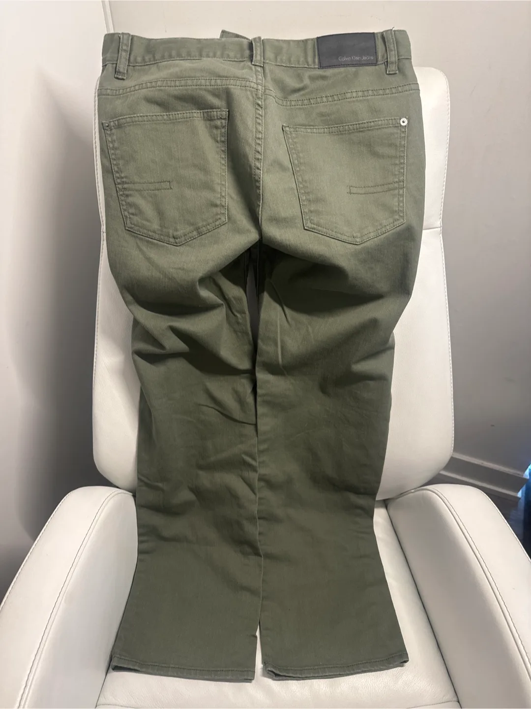 Calvin Klein Jeans 98 % Cotton image indicator(2)