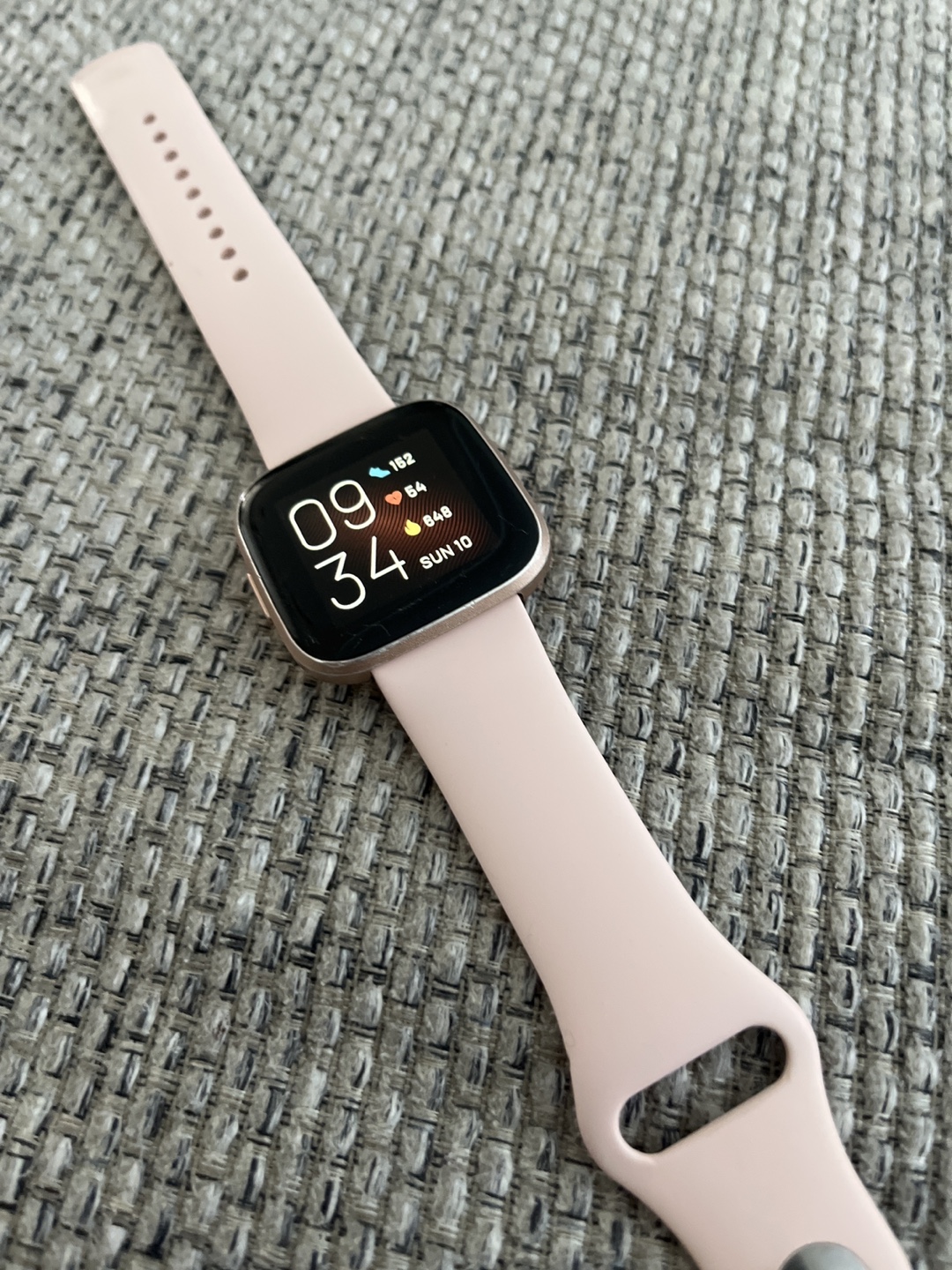 Fitbit Versa Smartwatch - Peach Band