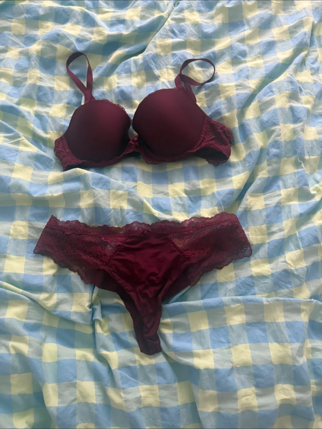 2 piece Victoria Secret lingerie set (New) thumbnail