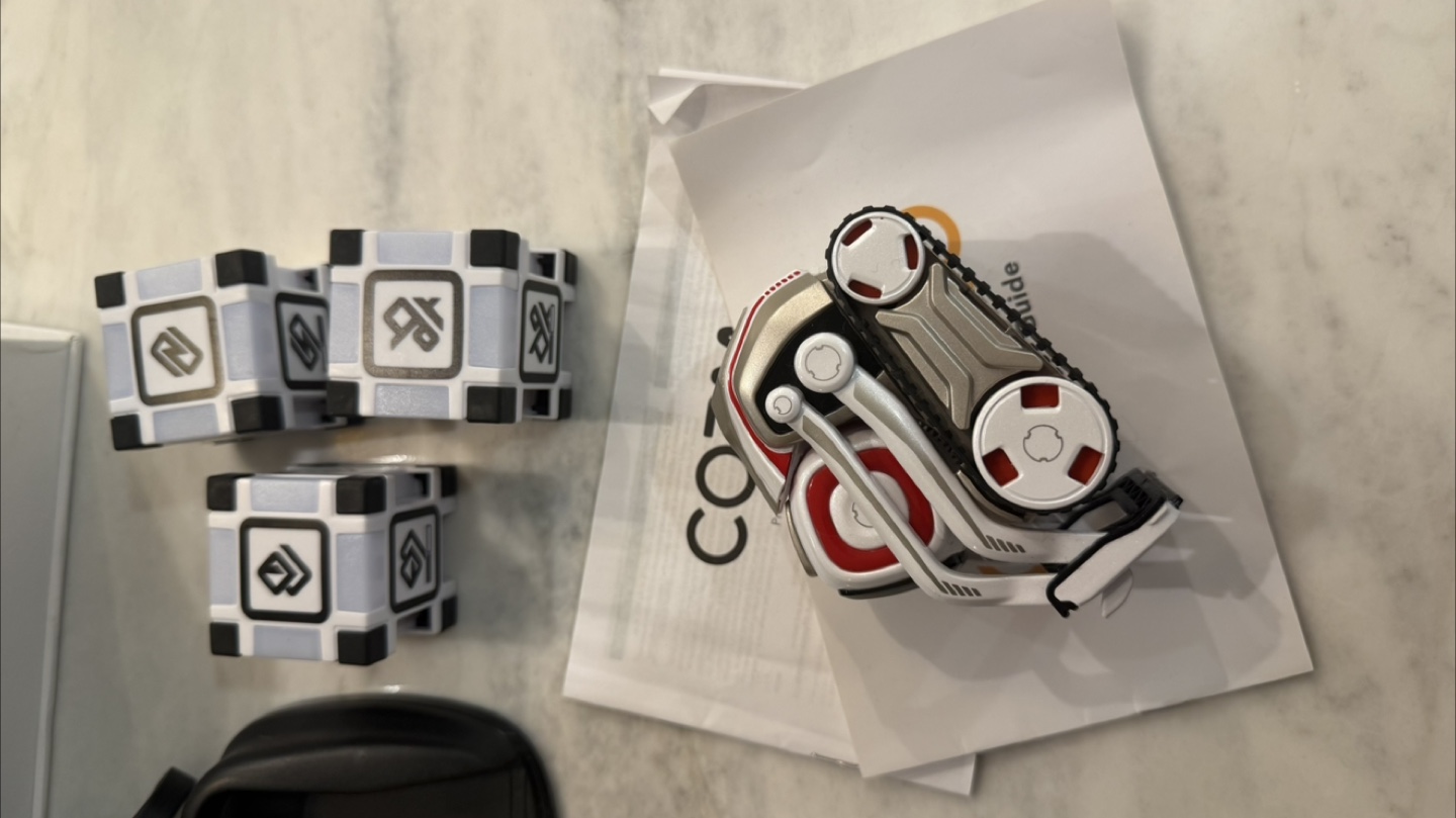Cozmo Robot by Anki – Complete Set (with partial box) 🤖 - photo 4