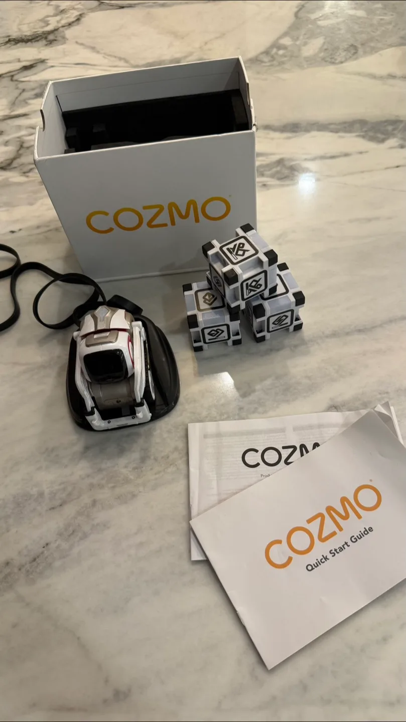 Cozmo Robot by Anki – Complete Set (with partial box) 🤖 thumbnail
