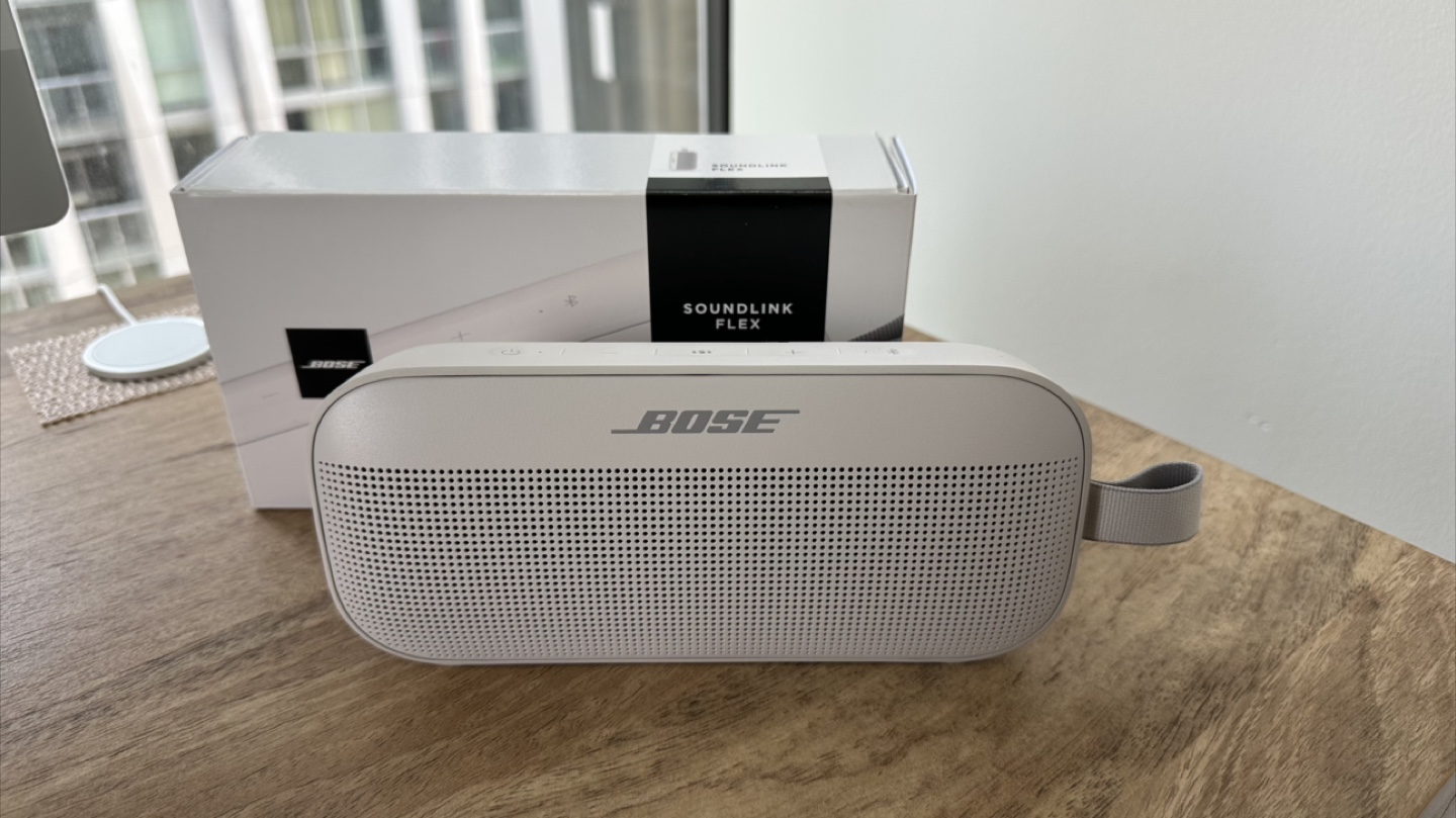 Bose SoundLink Flex Bluetooth Speaker - White Smoke
