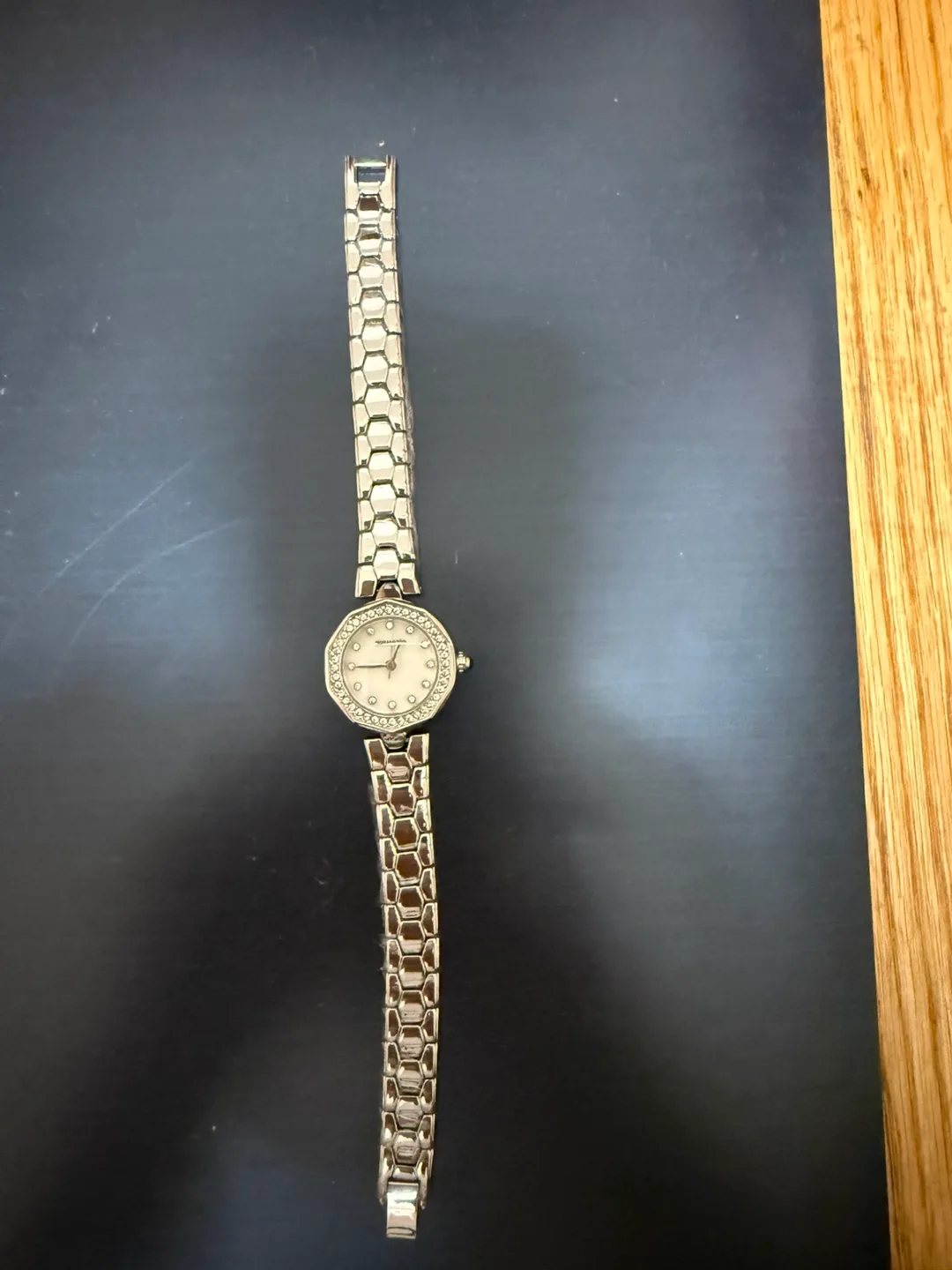 Assorted Women's Fashion Watches image indicator(8)