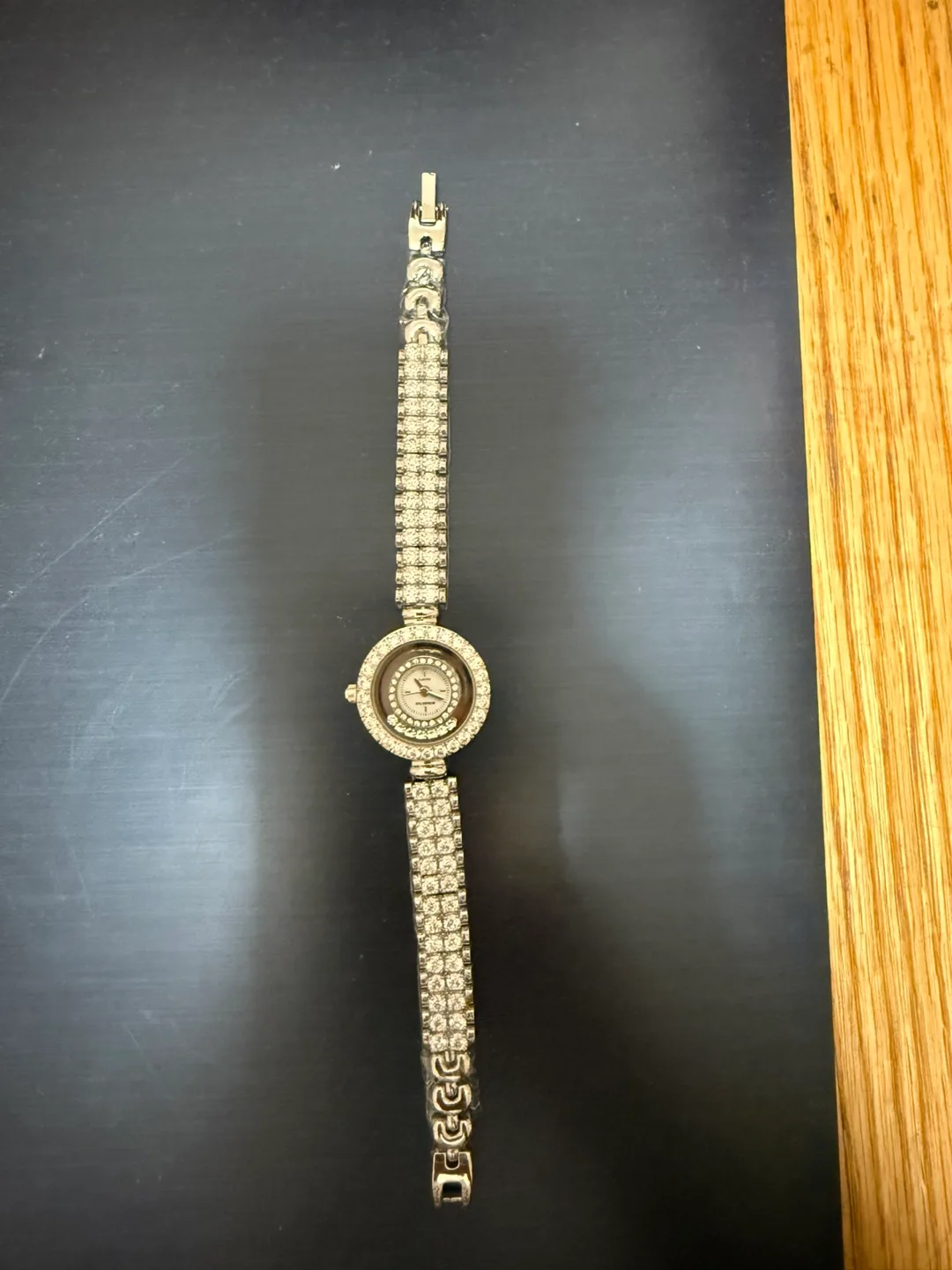 Assorted Women's Fashion Watches image indicator(7)