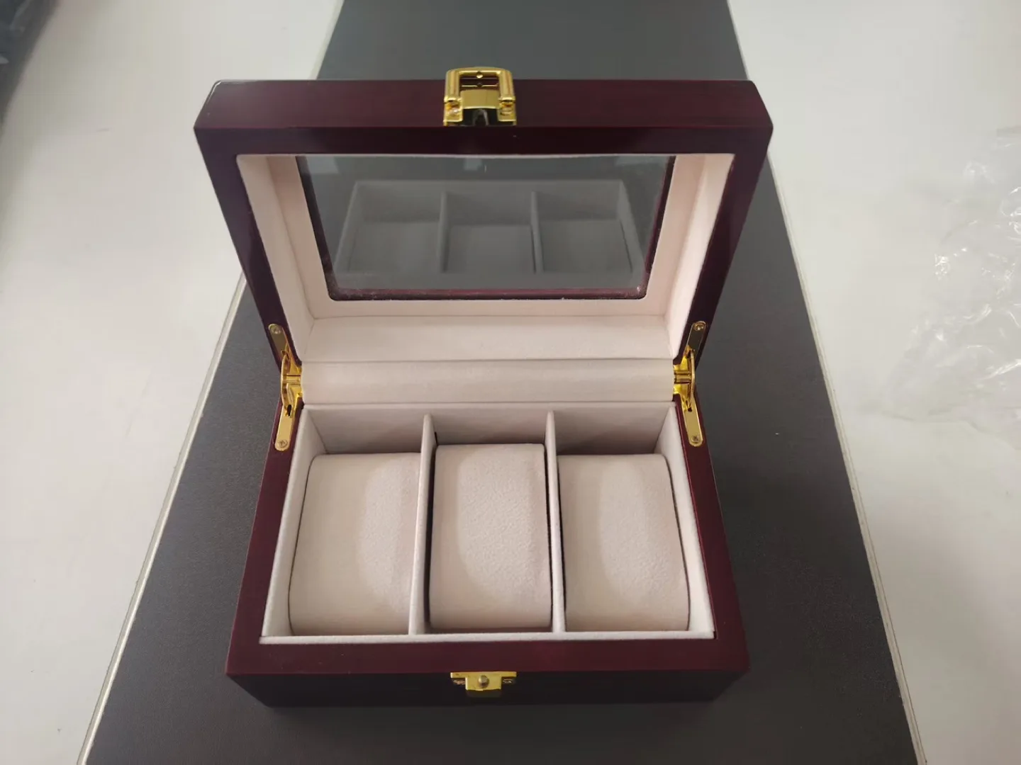 Watch Display Case image indicator(8)