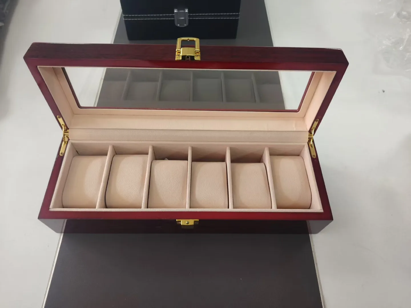 Watch Display Case image indicator(7)