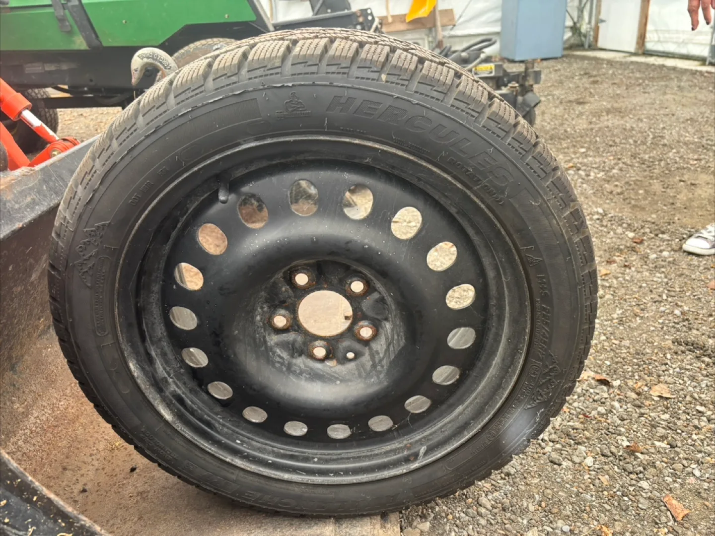 Hercules 225/45R17 Winter Tire image indicator(3)