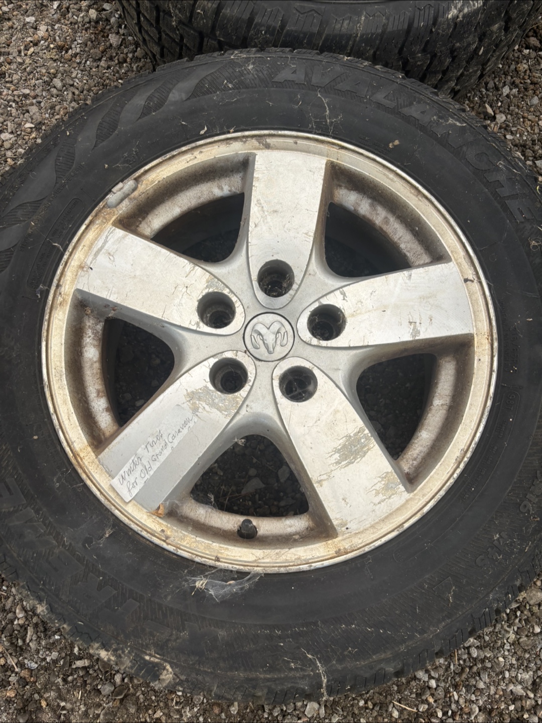 4 tires with rims - photo 3