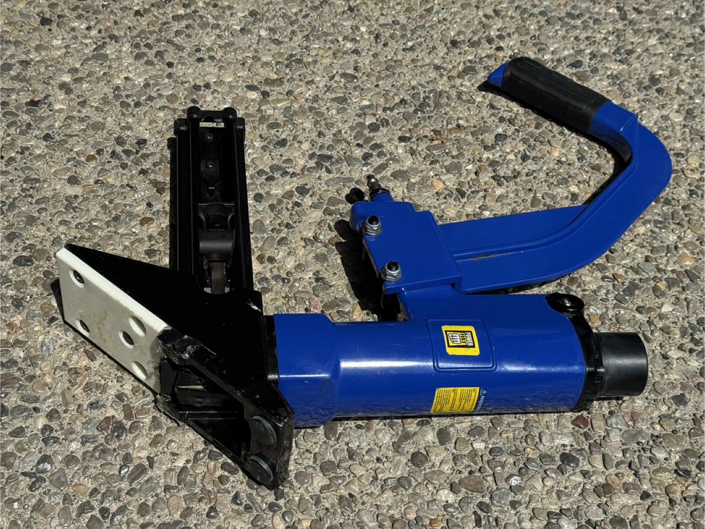 Powernail Pneumatic Flooring Nailer w/ Mallet & Nails - photo 2