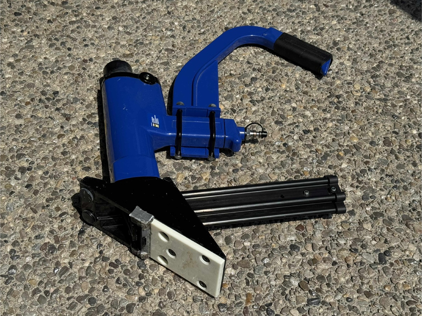Powernail Pneumatic Flooring Nailer w/ Mallet & Nails - photo 4