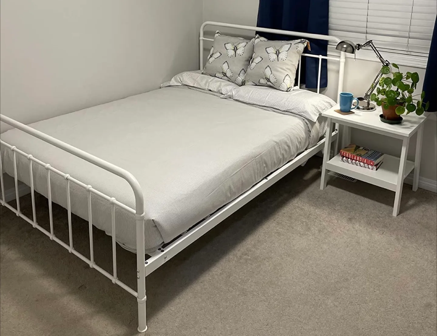 <moving sale> Zinus twin White Bed Frame thumbnail