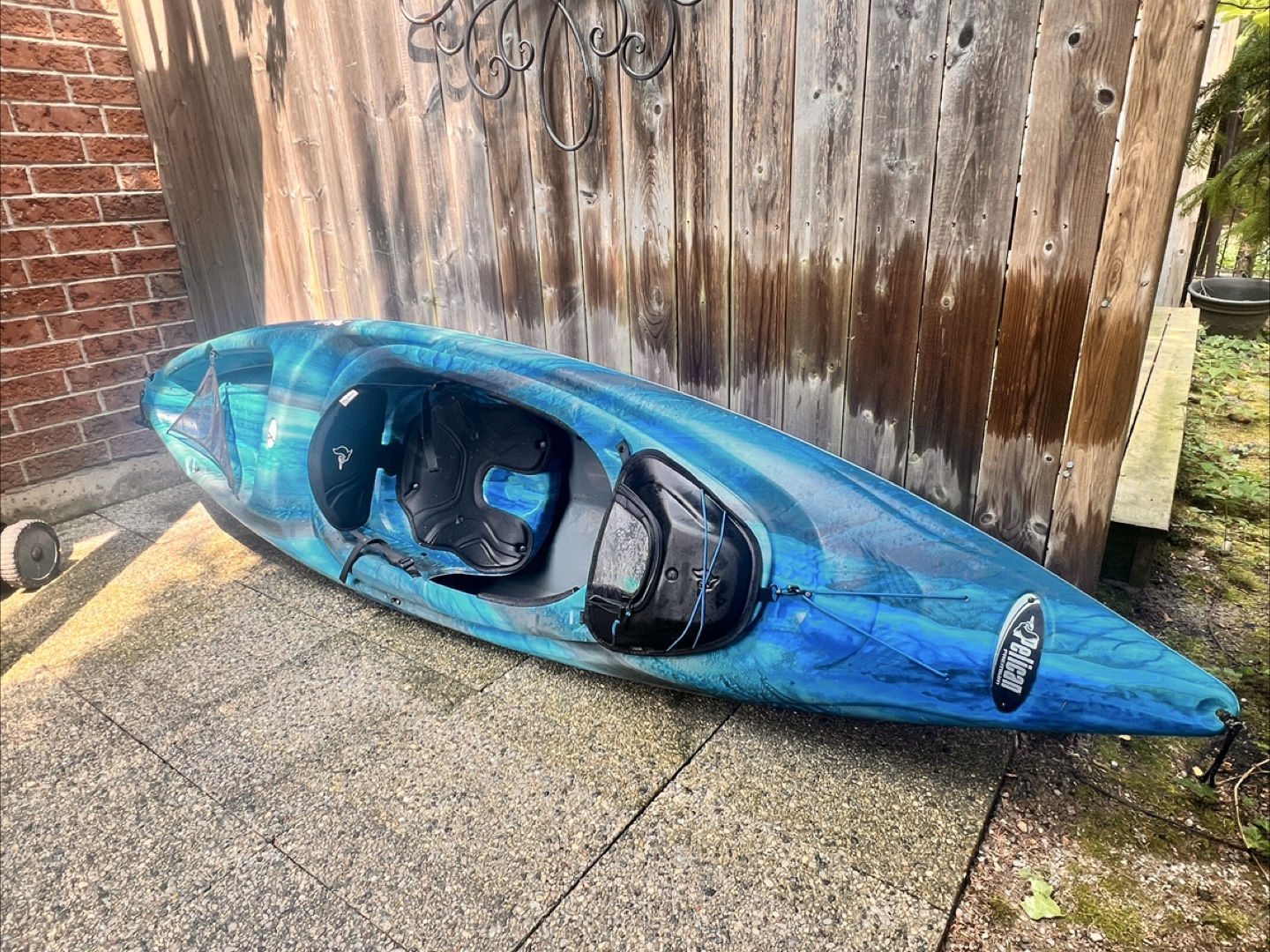 Pelican Mission 100 Kayak - Blue