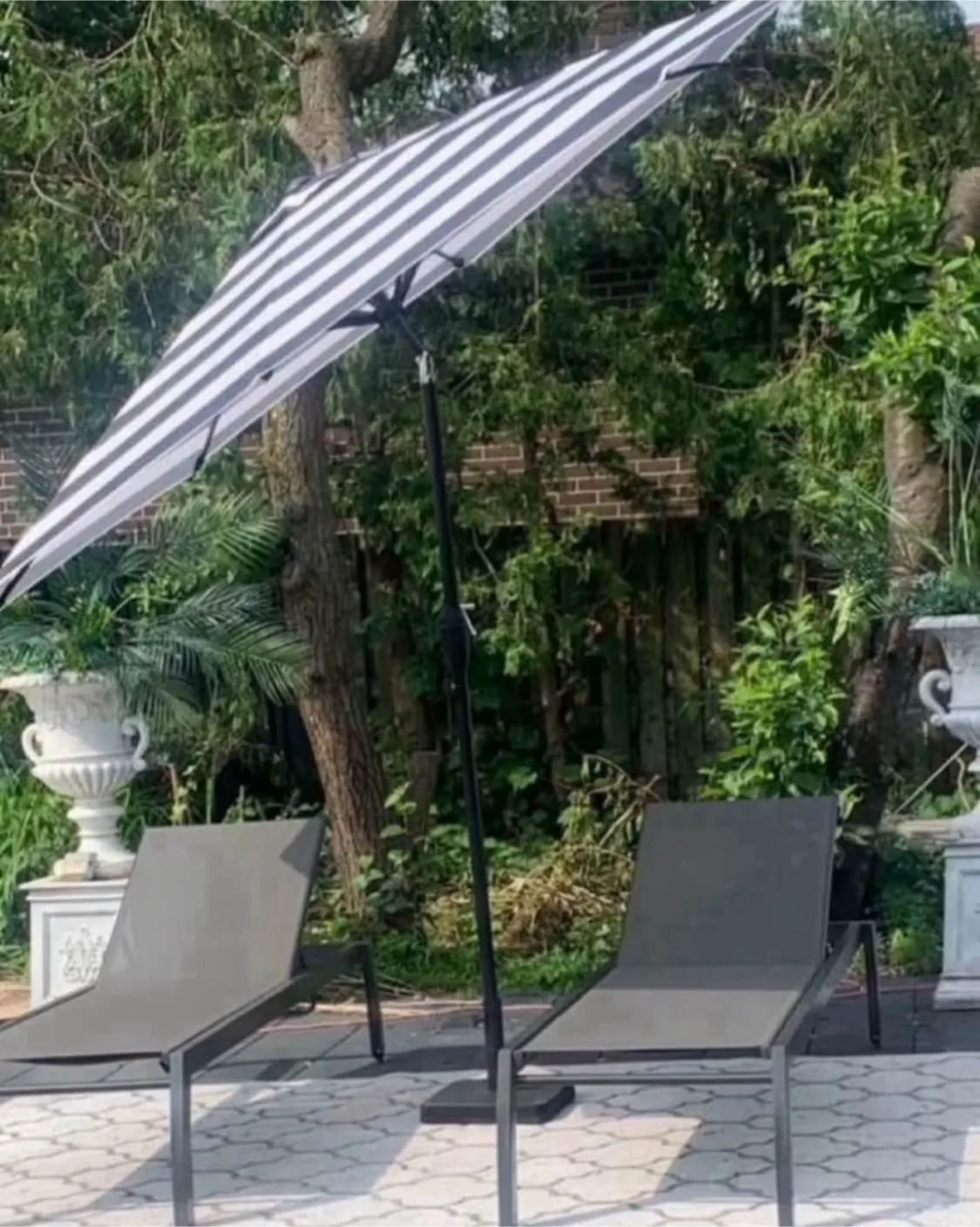 Outdoor Patio Umbrella - Black & White Stripes image indicator(2)