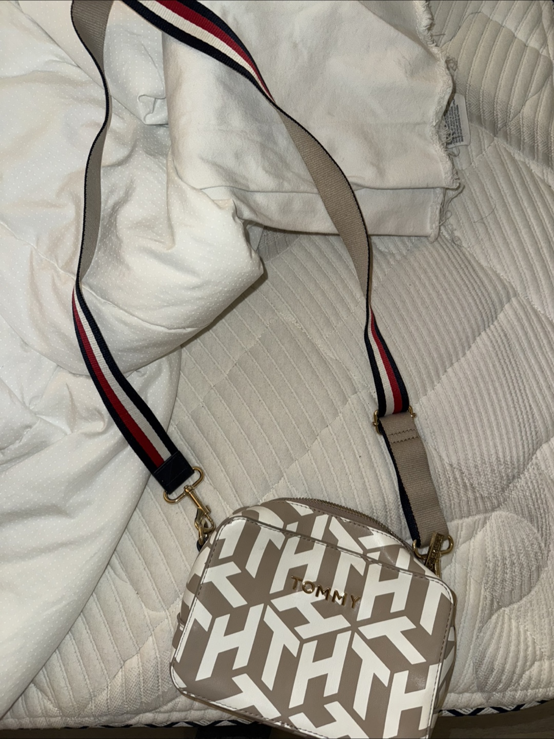 Tommy Hilfiger Crossbody Bag