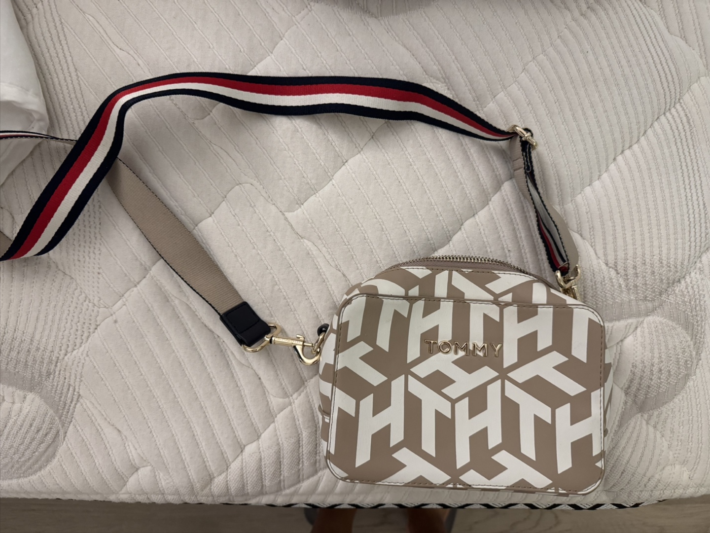 Tommy Hilfiger Crossbody Bag - photo 2