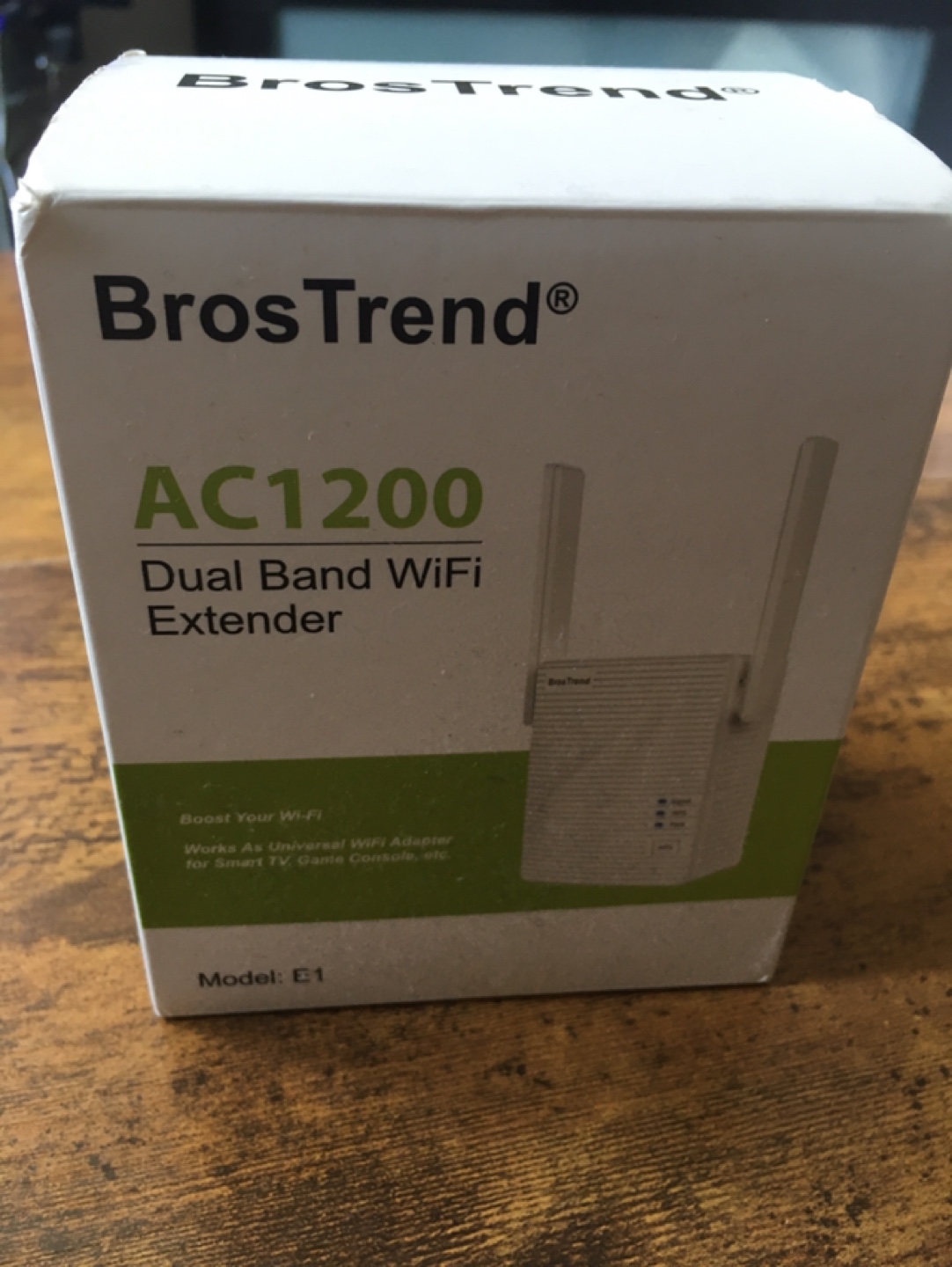 BrosTrend AC1200 Dual Band WiFi Extender - New in Box