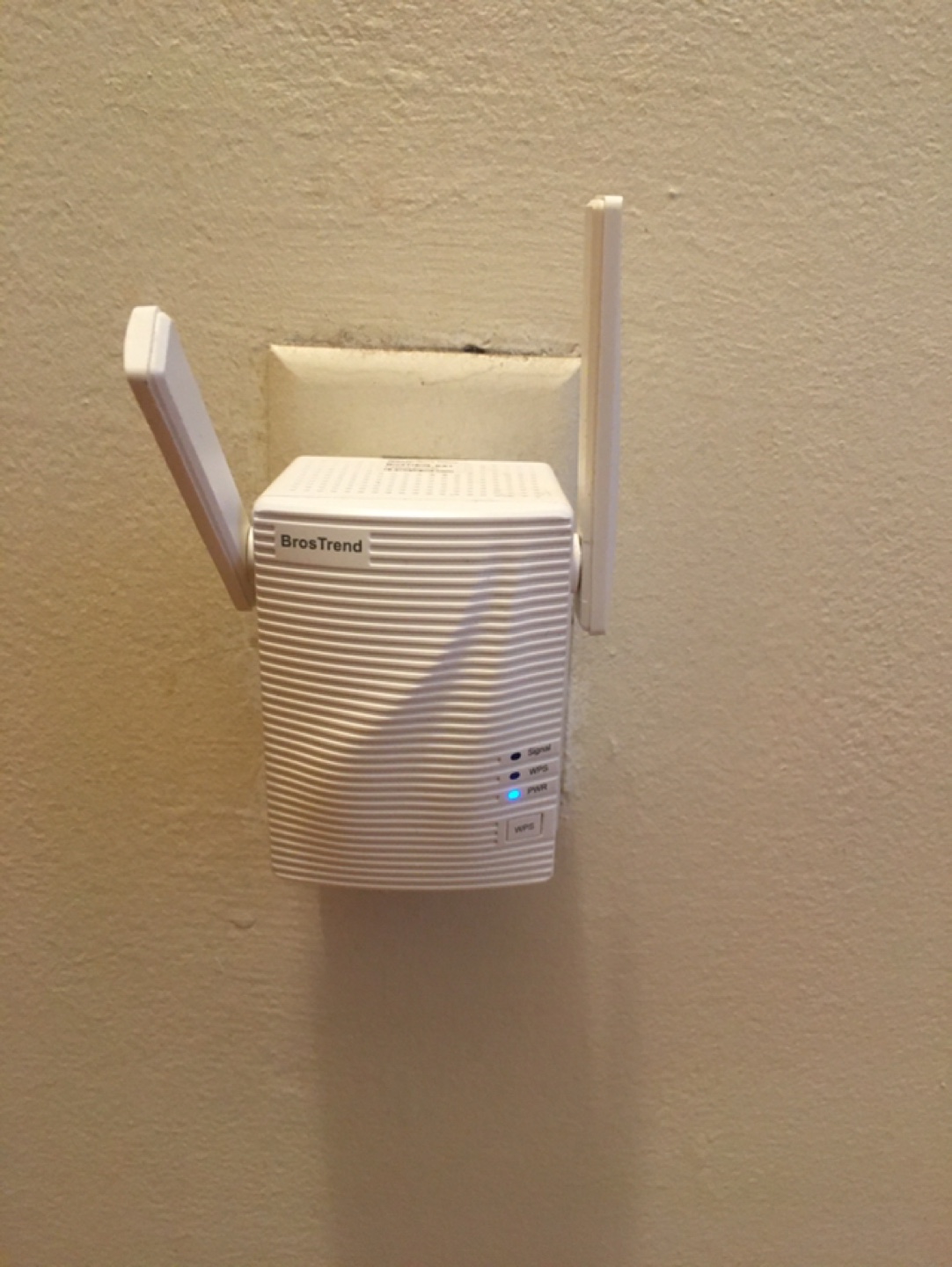 BrosTrend AC1200 Dual Band WiFi Extender - New in Box - photo 5