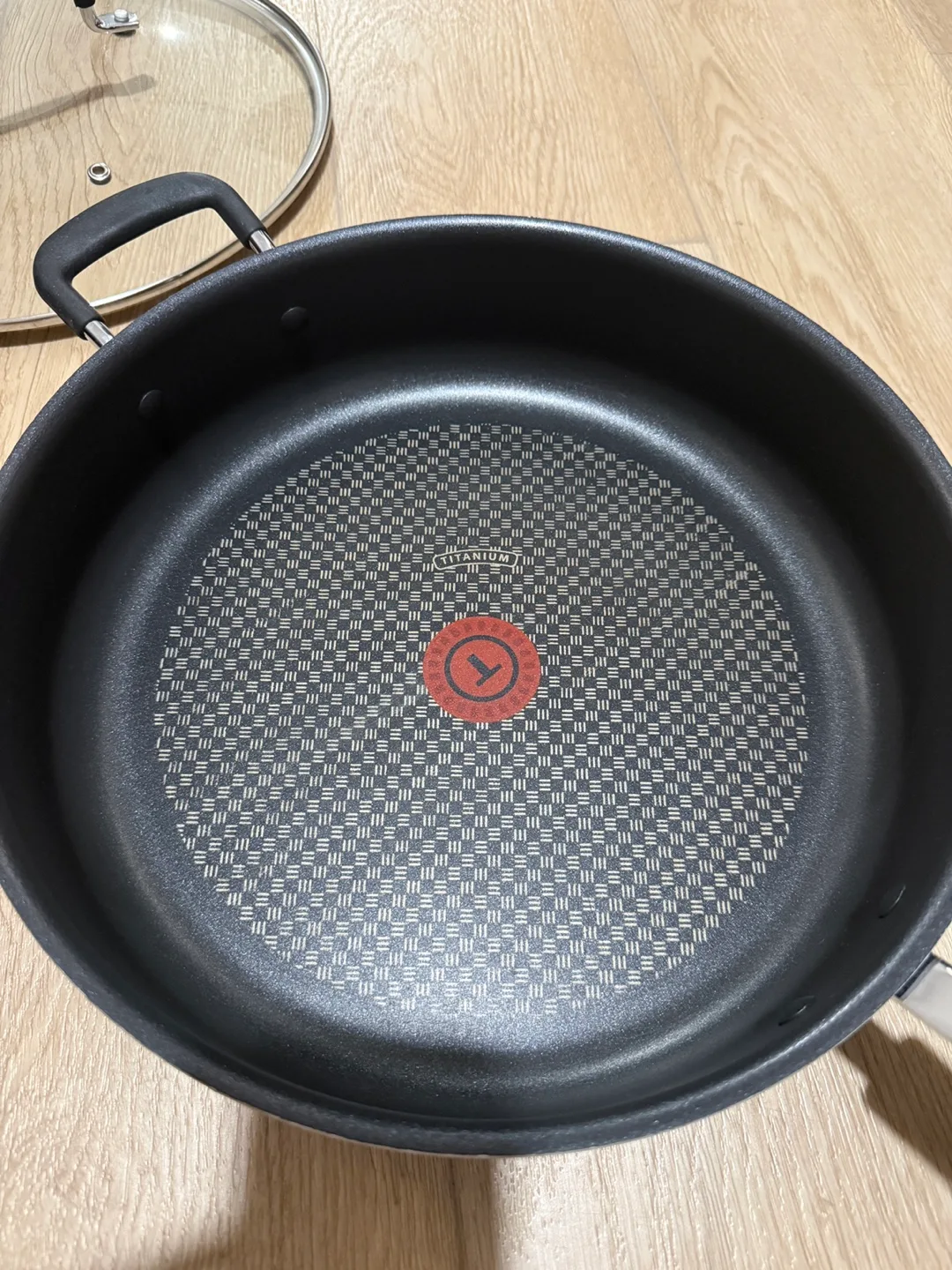 T-fal 5 Quart Jumbo Cooker With Lid image indicator(2)