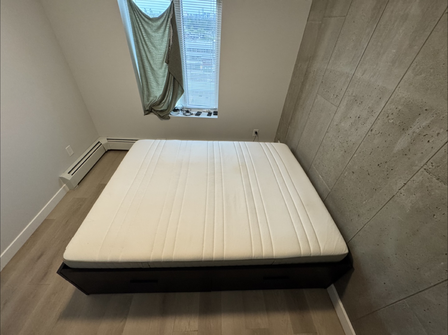 Queen Size IKEA Brimnes Bed Frame with 4 drawers and Mattress - photo 4