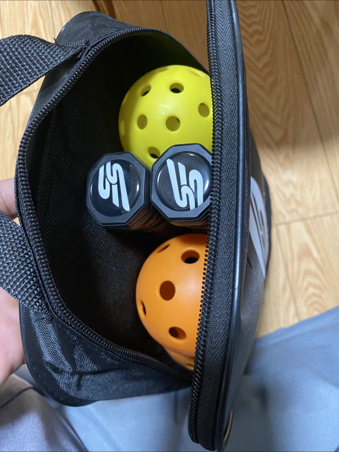 OIXIKEN 2 Paddle Pickleball Set w/ Balls & Bag - photo 4