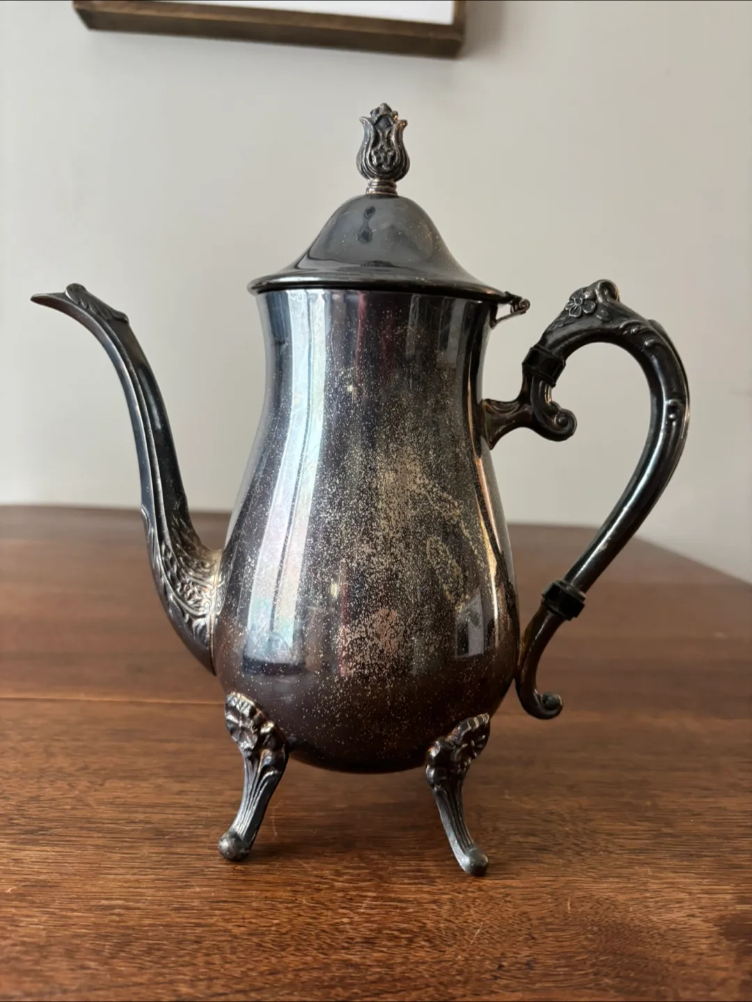 Vintage Silver Plated Coffee Pot image indicator(2)