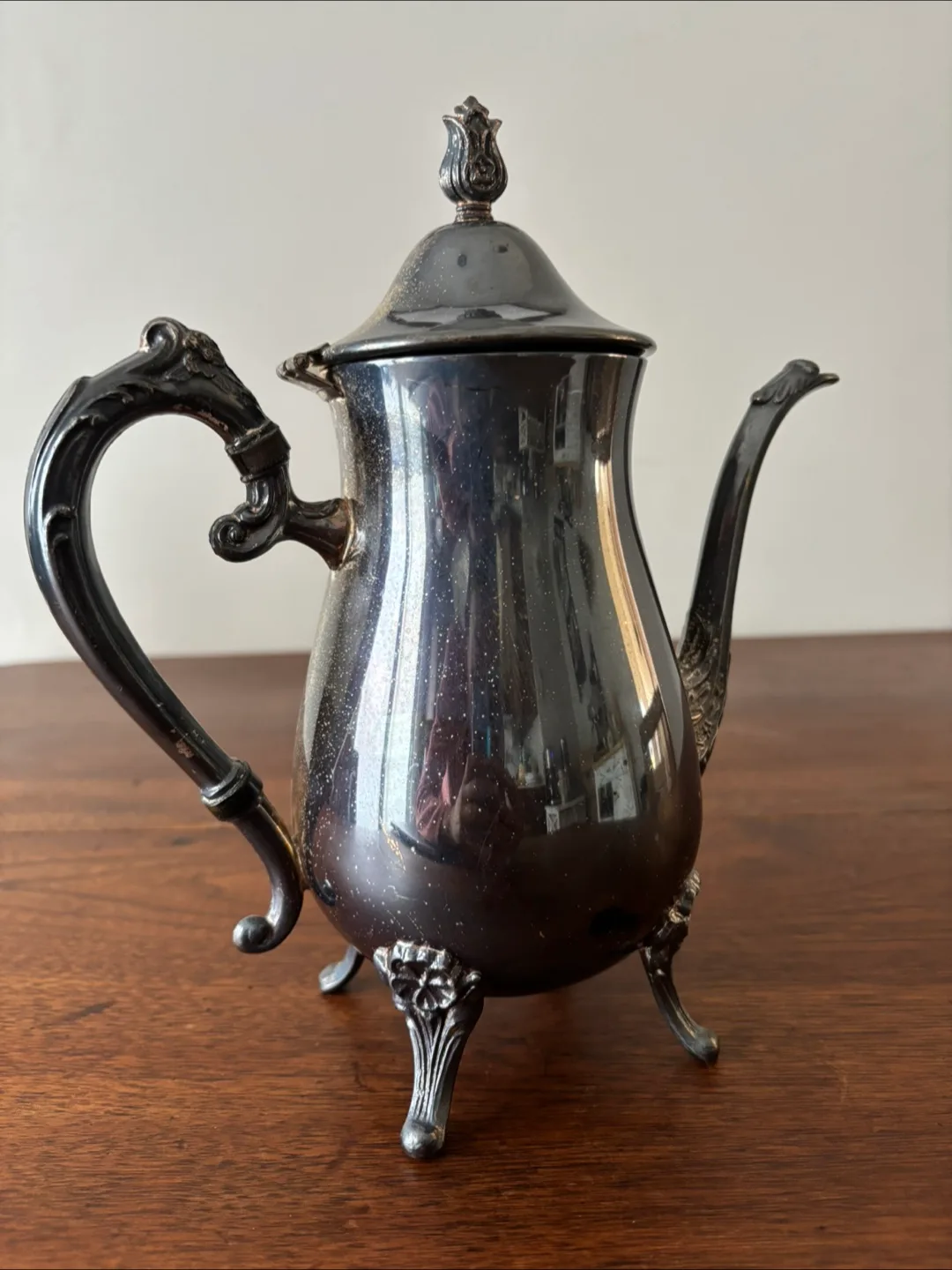 Vintage Silver Plated Coffee Pot image indicator(9)