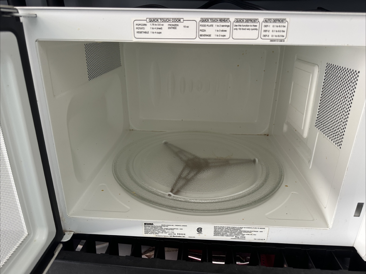 White Countertop Microwave - 1100 Watt - photo 2