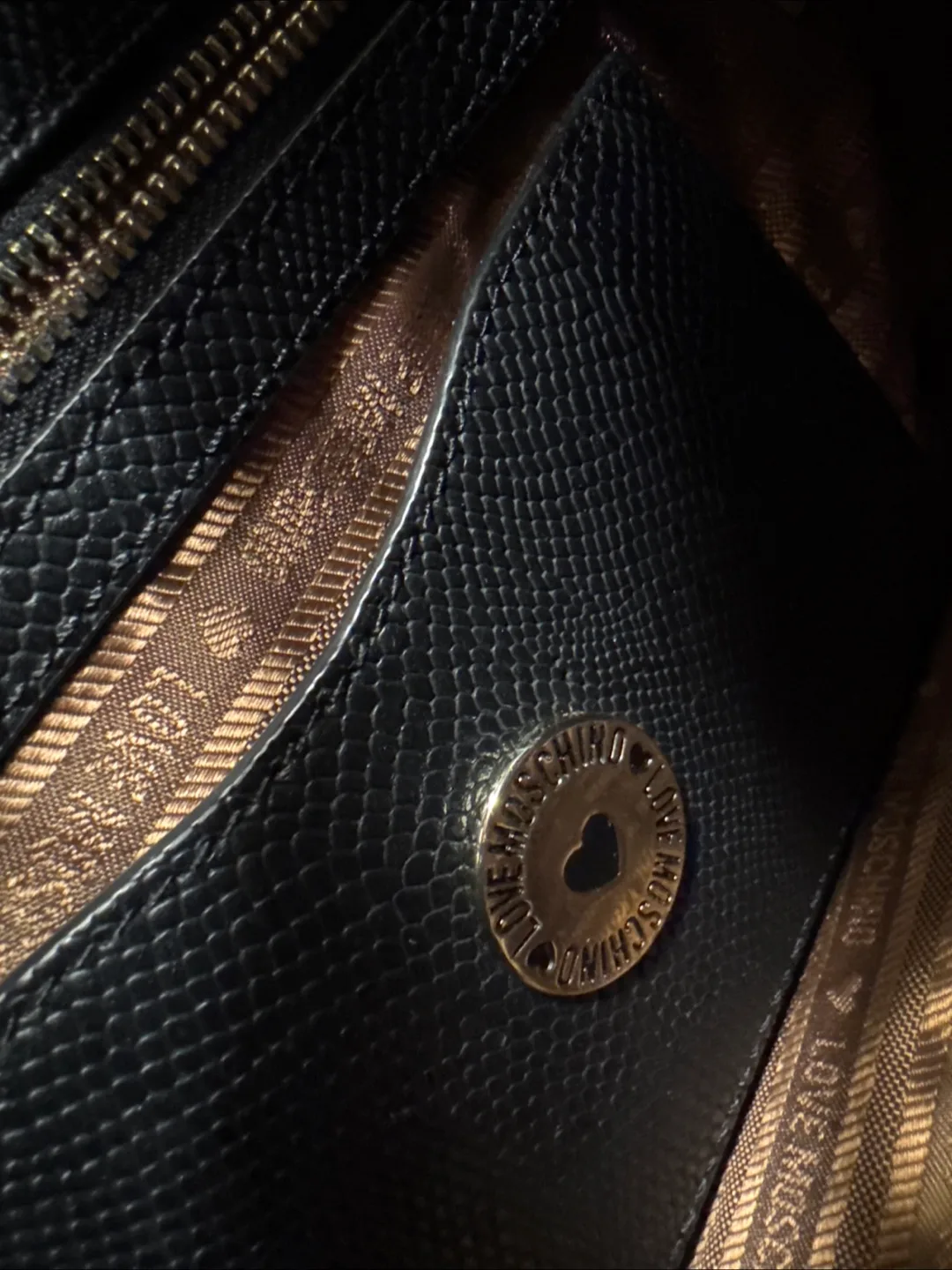 Love Moschino Black Shoulder Bag image indicator(3)