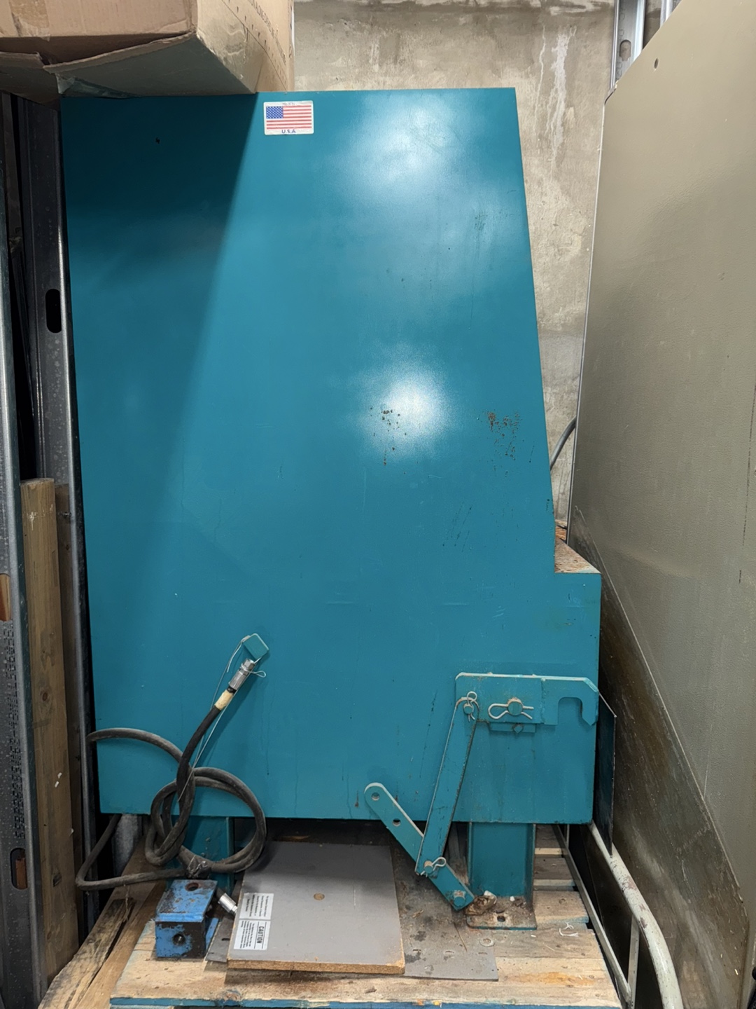 FREE METAL BOX