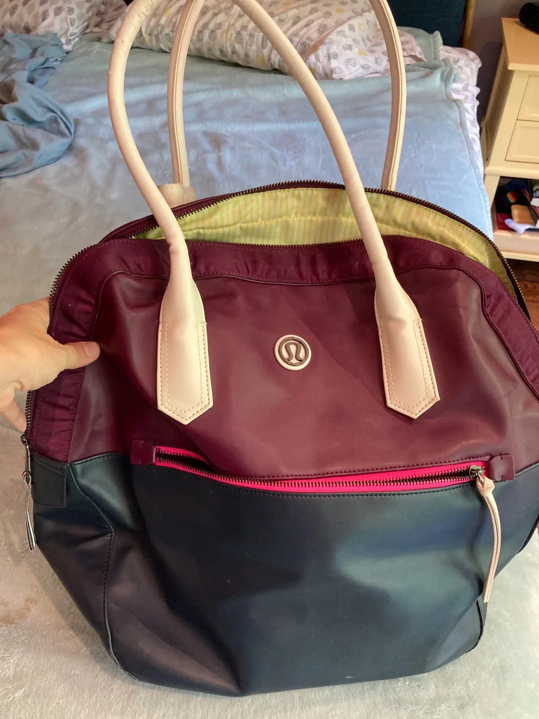 Lululemon bag thumbnail