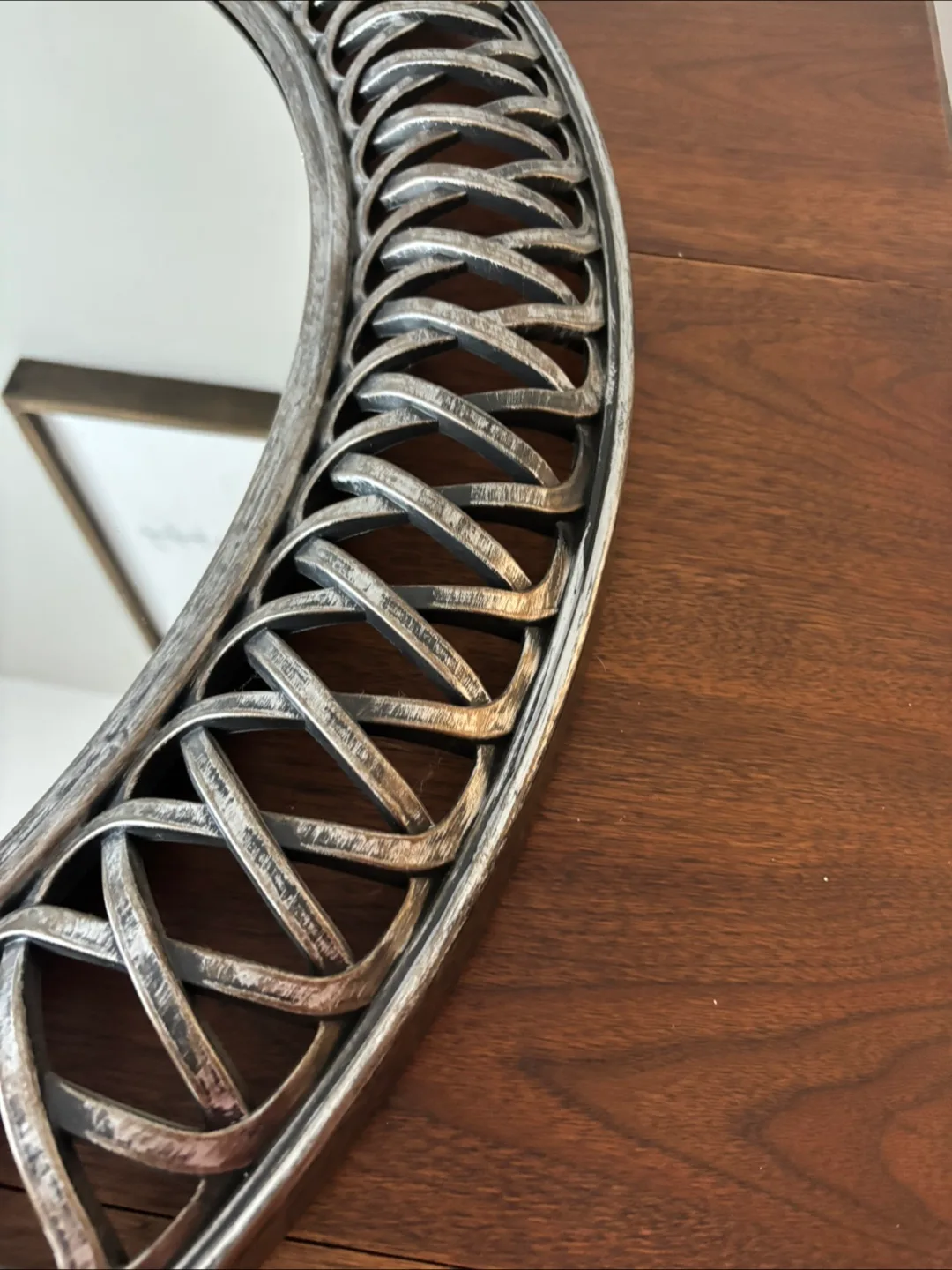 Round Silver Decorative Wall Mirror image indicator(7)