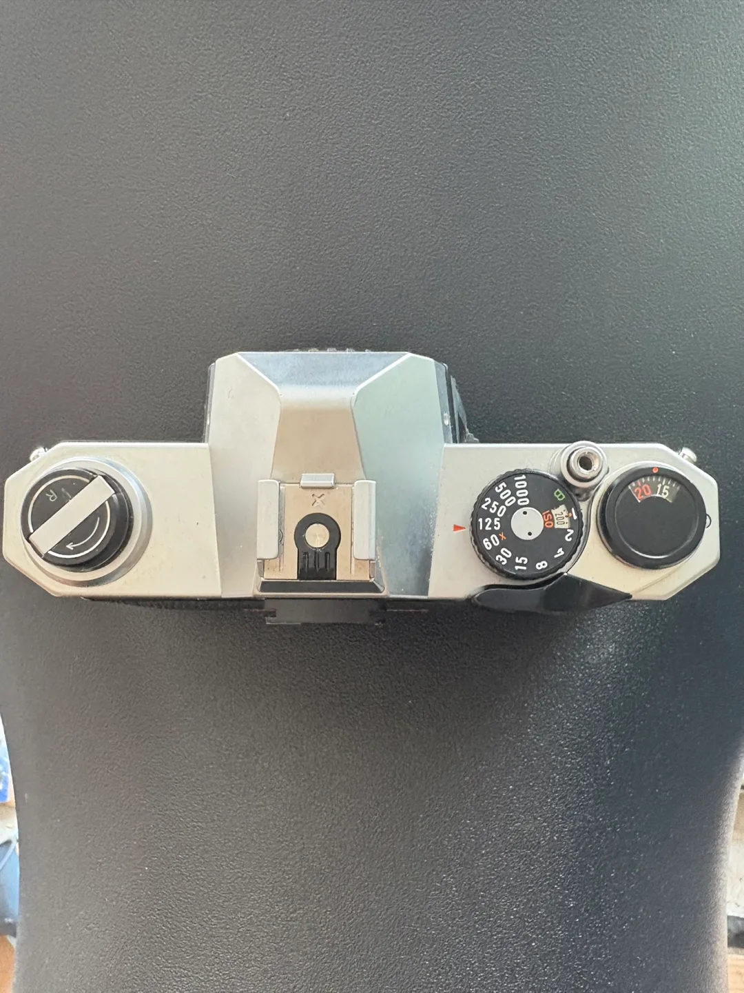 Pentax K1000 SE 35mm Film Camera image indicator(2)