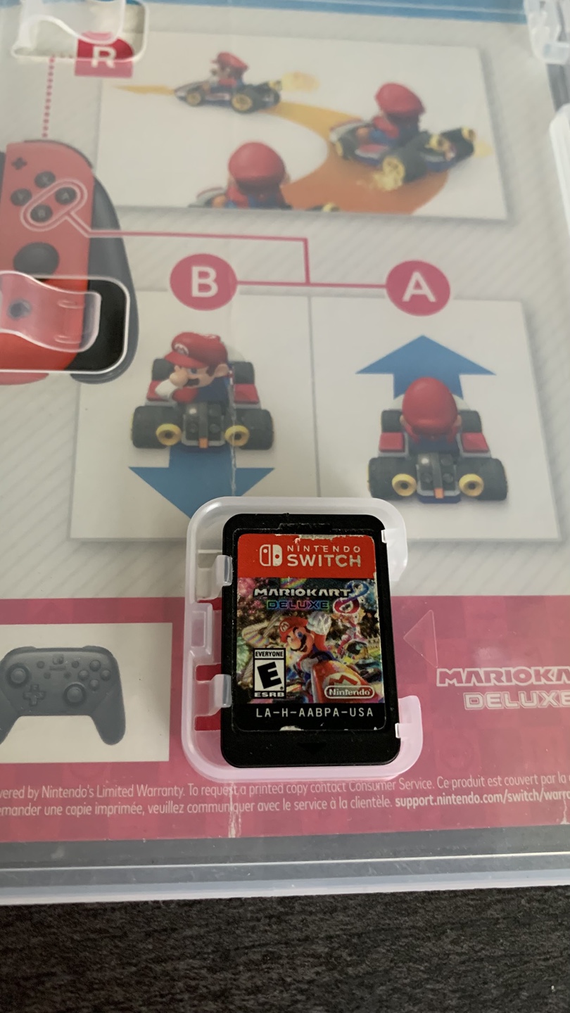 Mario Kart 8 Deluxe - Nintendo Switch Game - photo 3