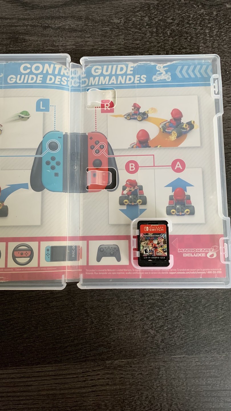 Mario Kart 8 Deluxe - Nintendo Switch Game - photo 2