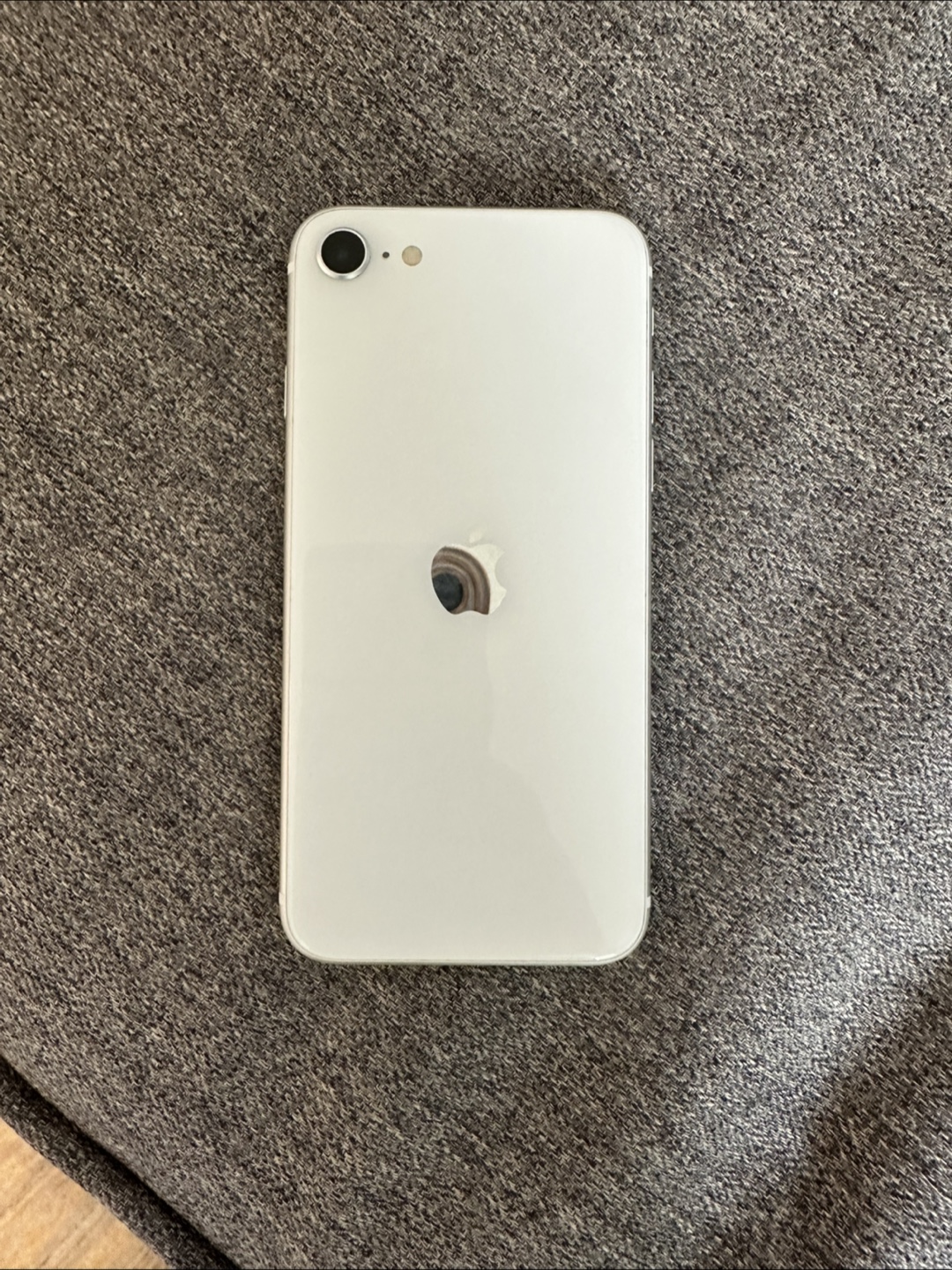 iPhone SE (2nd Gen) 64GB - photo 2