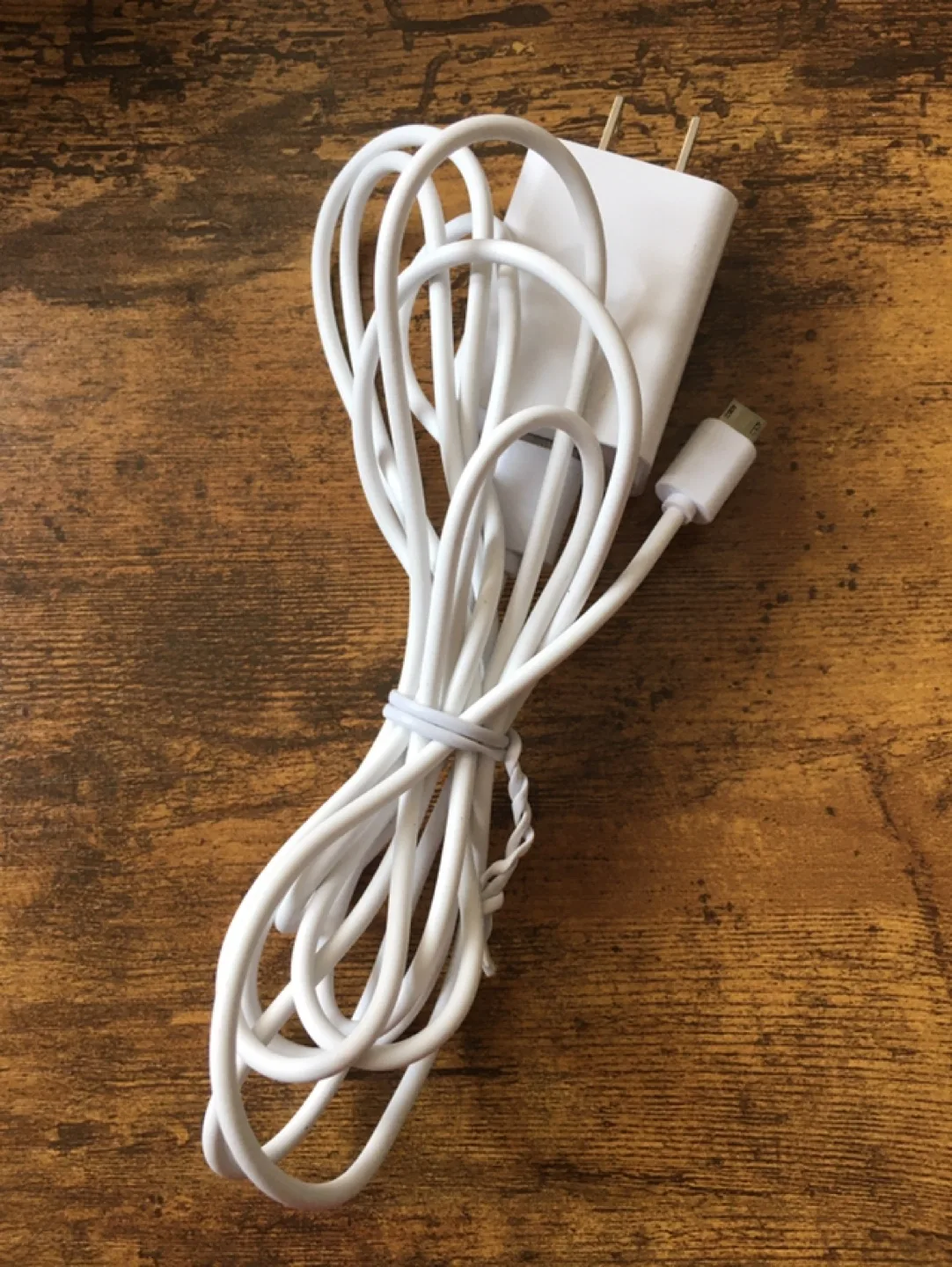 Globe Smart Camera (Wi-Fi) - 1080p FHD + 8GB Micro SD card image indicator(2)