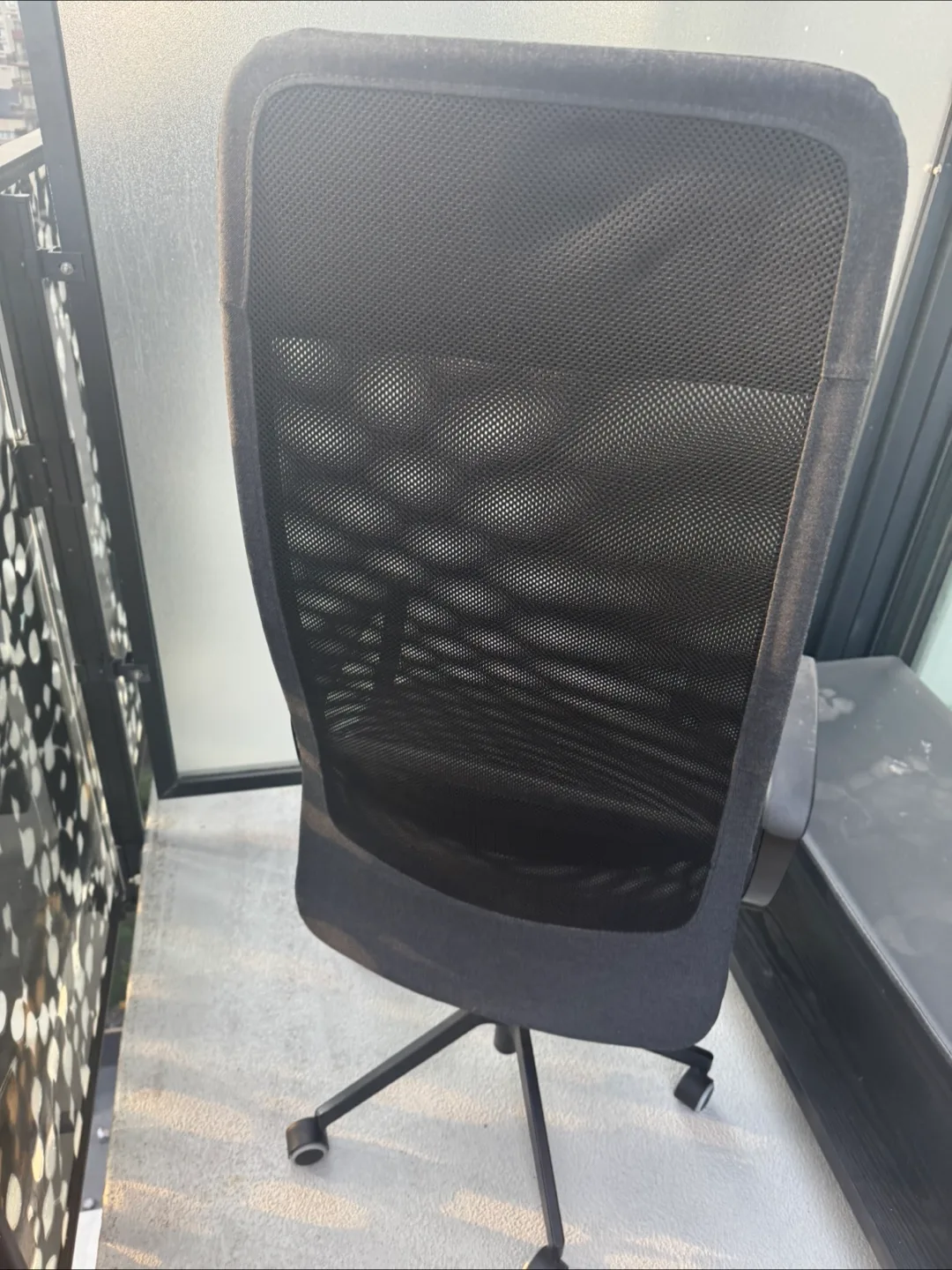 Best-Selling IKEA Markus Office Chair – Dark Gray ($230!!!) image indicator(6)