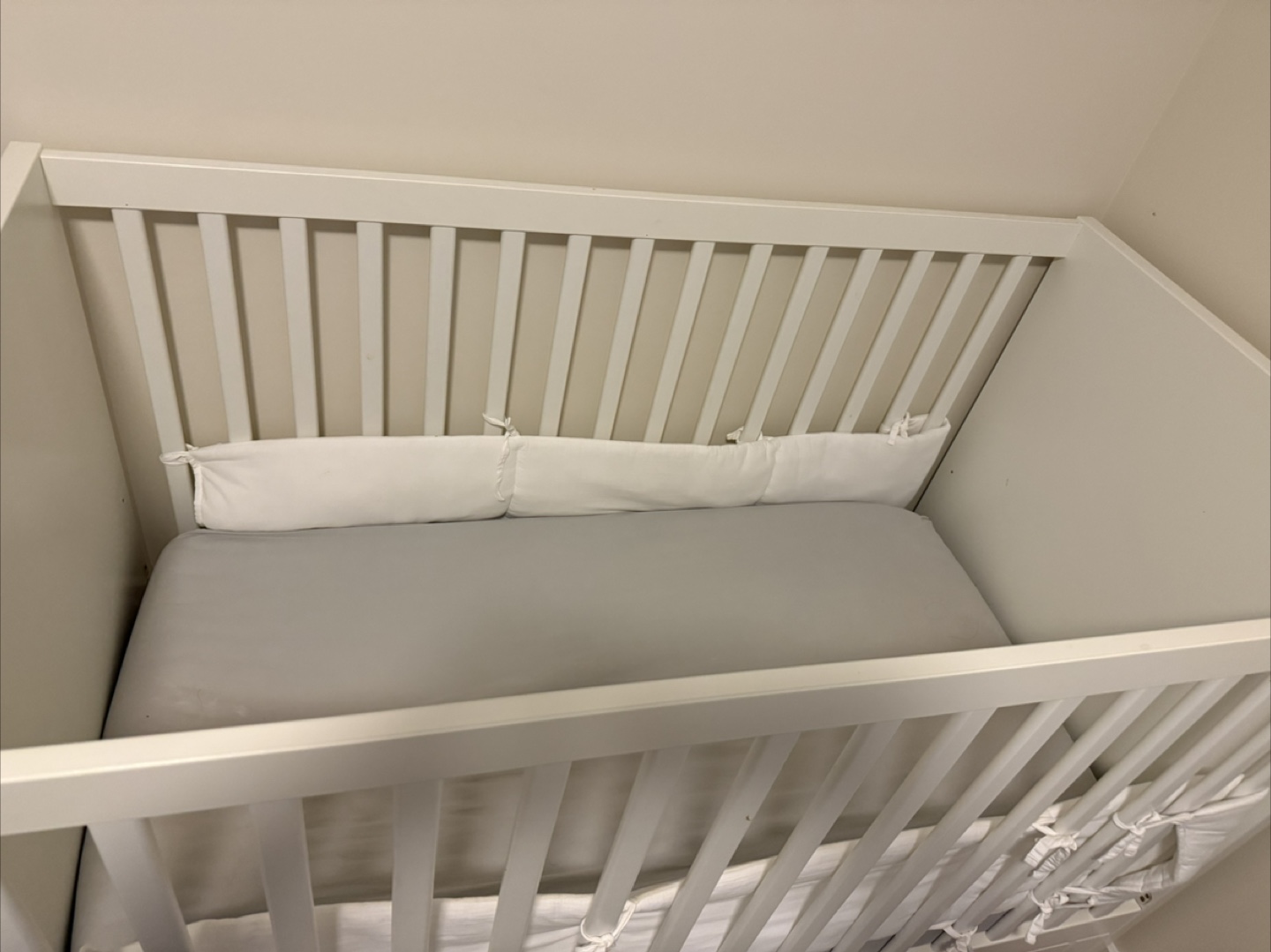 Ikea Sundvik White Crib with Mattress