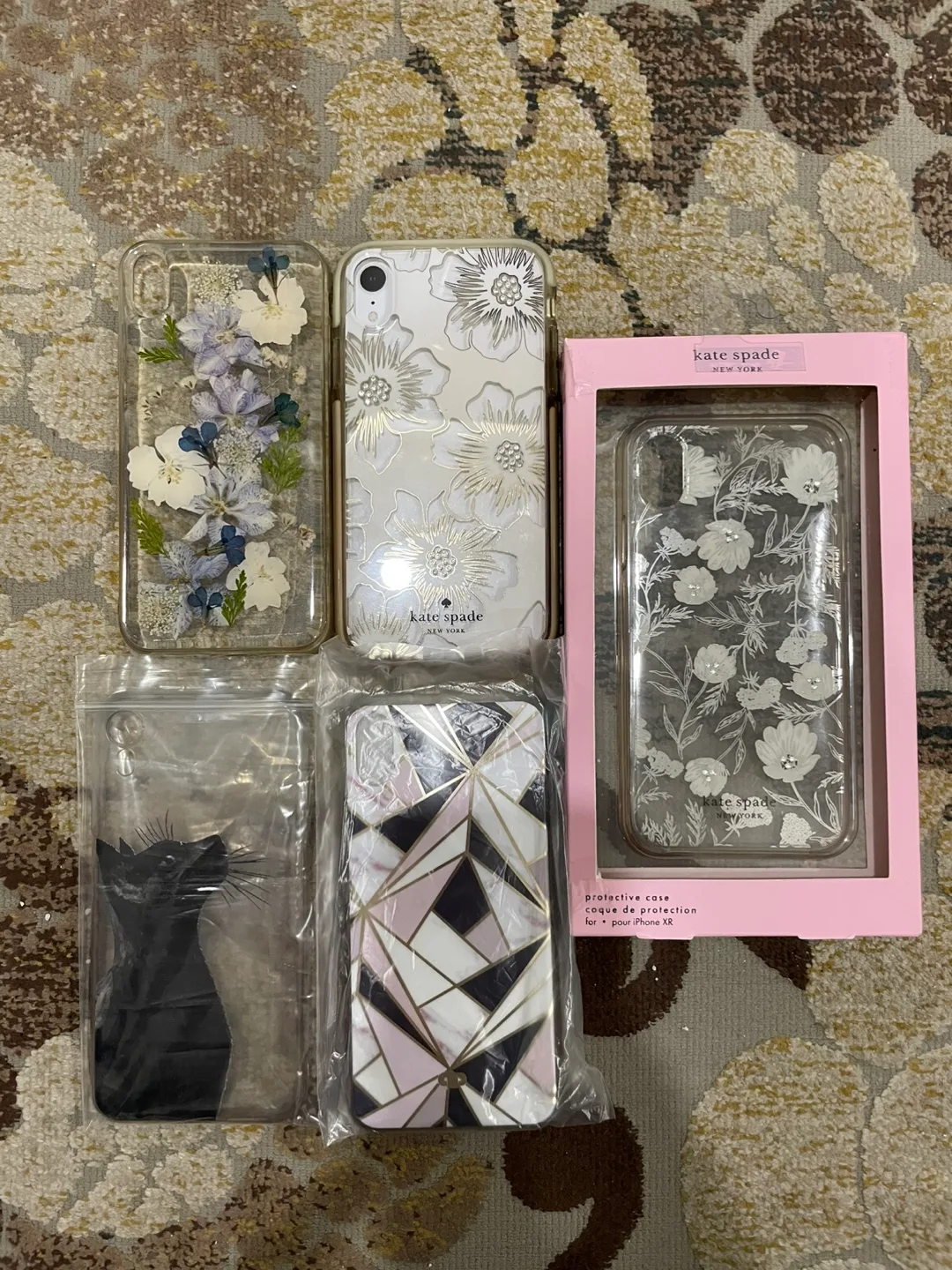 iPhone XR cases (Kate Spade + others) image indicator(2)