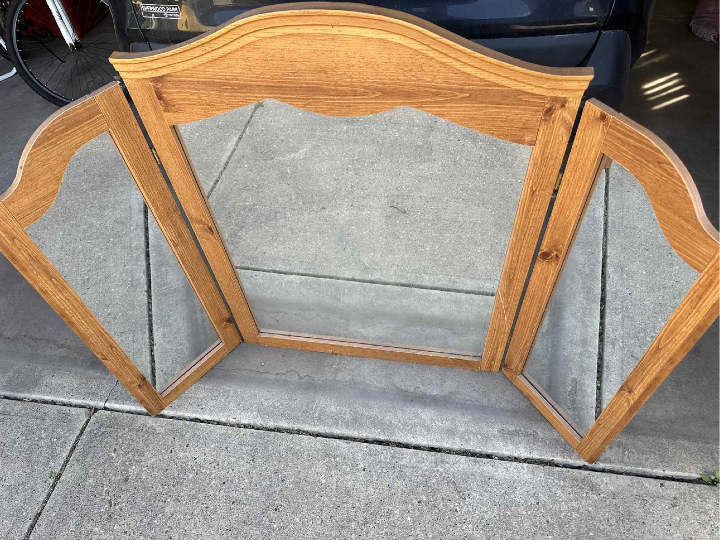Vintage Tri-Fold Vanity Mirror