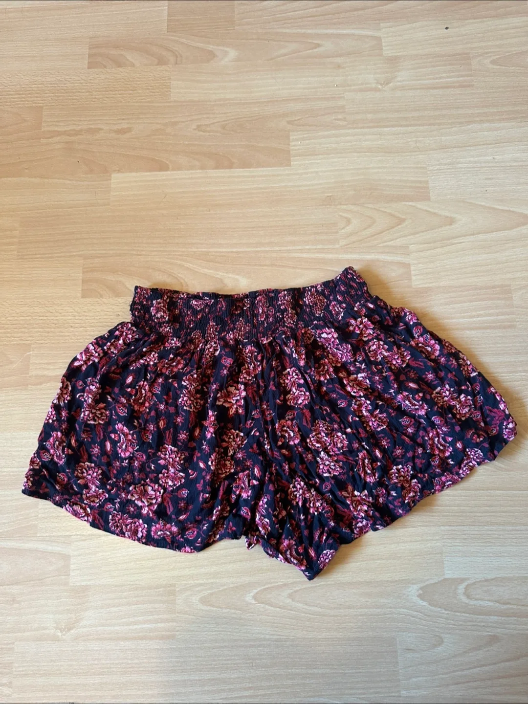 Floral Print Shorts image indicator(2)