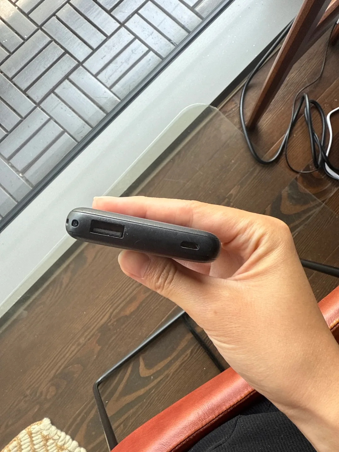 FREE Portable Power Bank - Black image indicator(2)