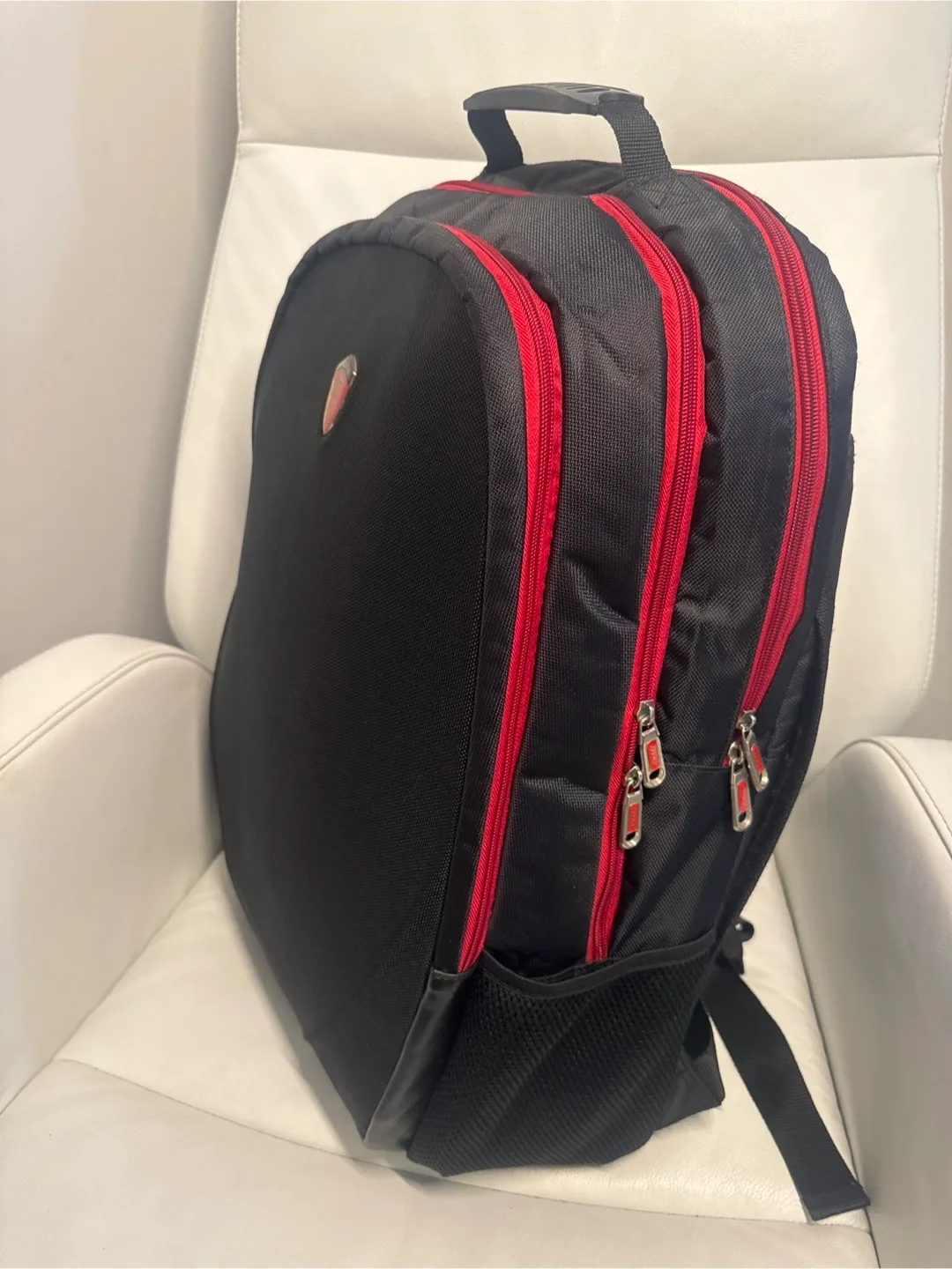 MSI Dragon Army Black Backpack image indicator(4)