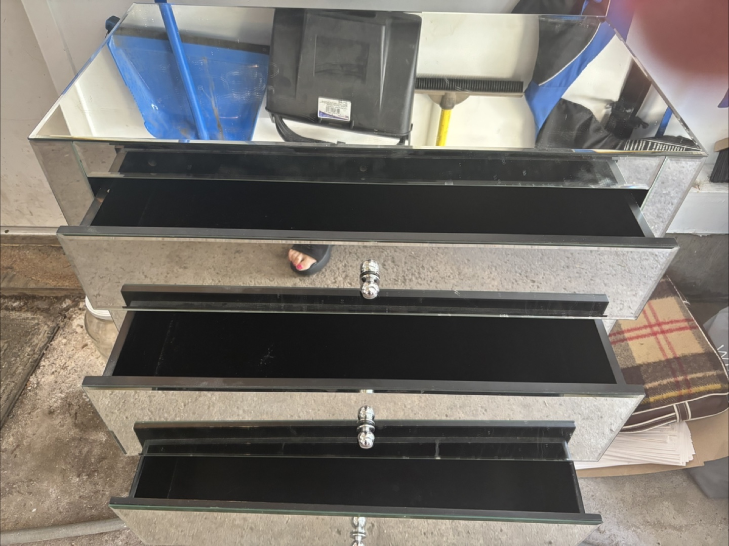 Mirrored 3-Drawer Dresser