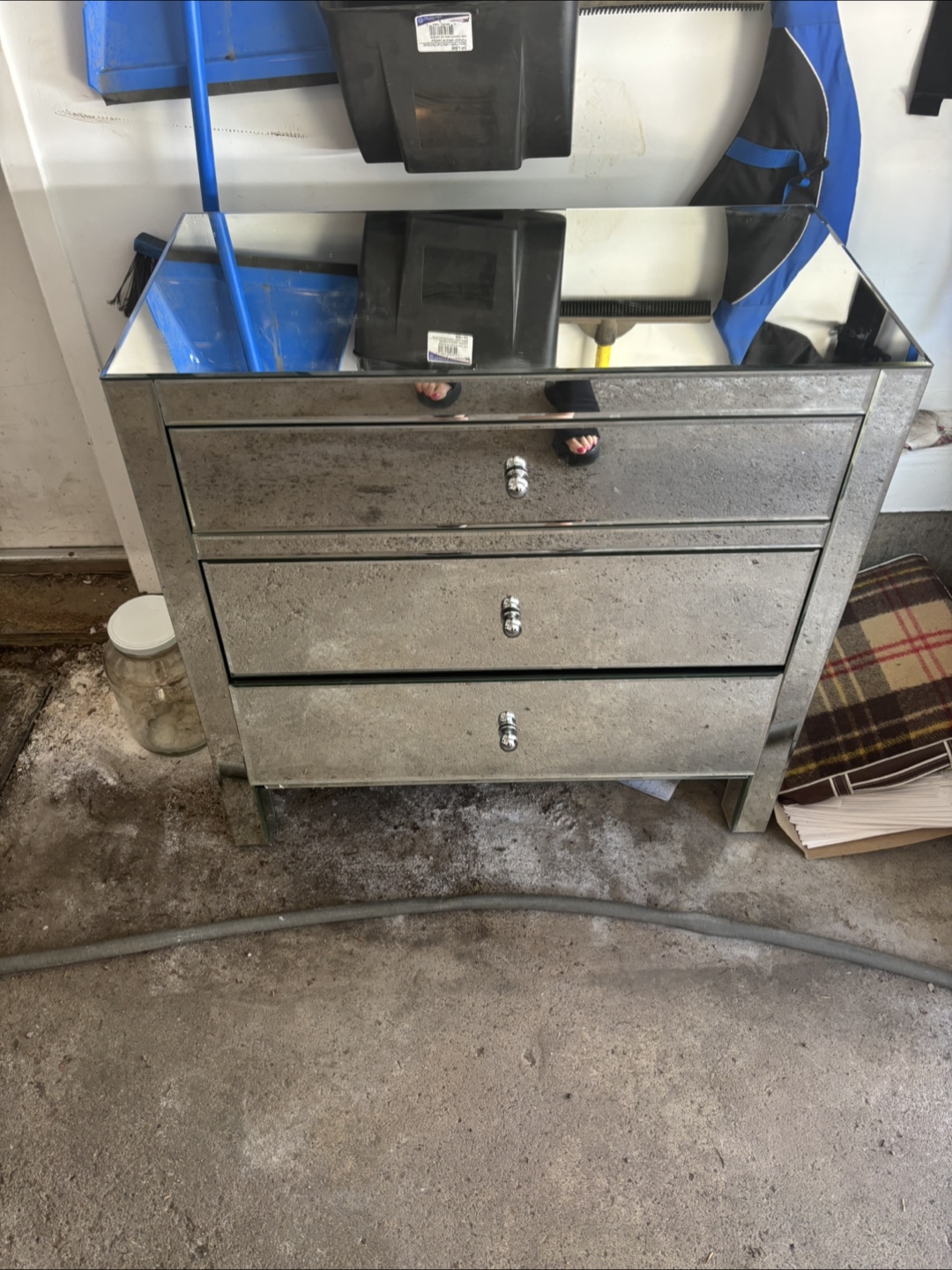 Mirrored 3-Drawer Dresser - photo 3