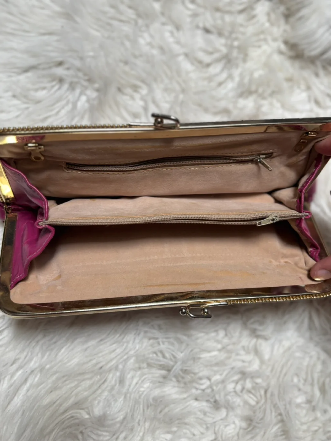 Vintage Magenta Kisslock Clutch image indicator(2)