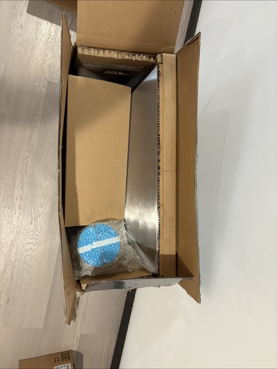 New Vissani 30-in Wall Mount Range Hood - photo 3